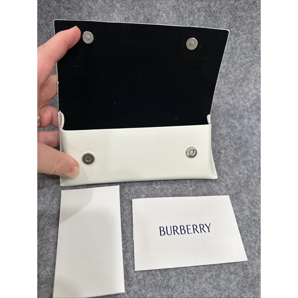 NEW BURBERRY Authentic Glasses Case - White Double Magnetic Closure